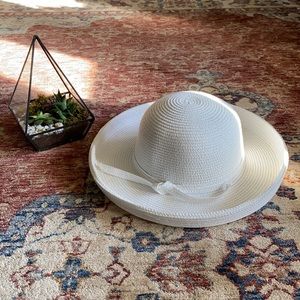 GIGI PIP White Straw Hat